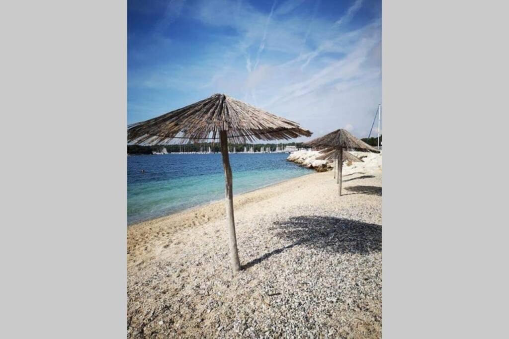 Apartman Emily, 6 Plus 2 Guests, Newly Refurbished Pula Exterior photo
