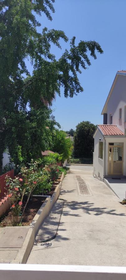 Apartman Emily, 6 Plus 2 Guests, Newly Refurbished Pula Exterior photo